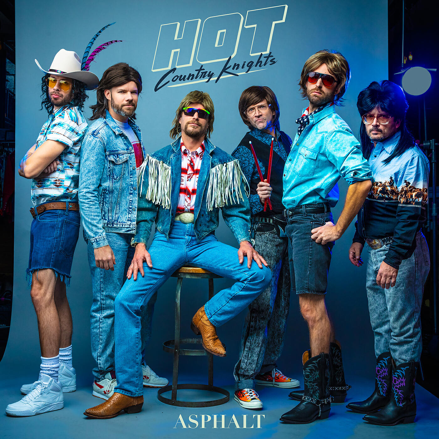 Hot Country Knights - Asphalt