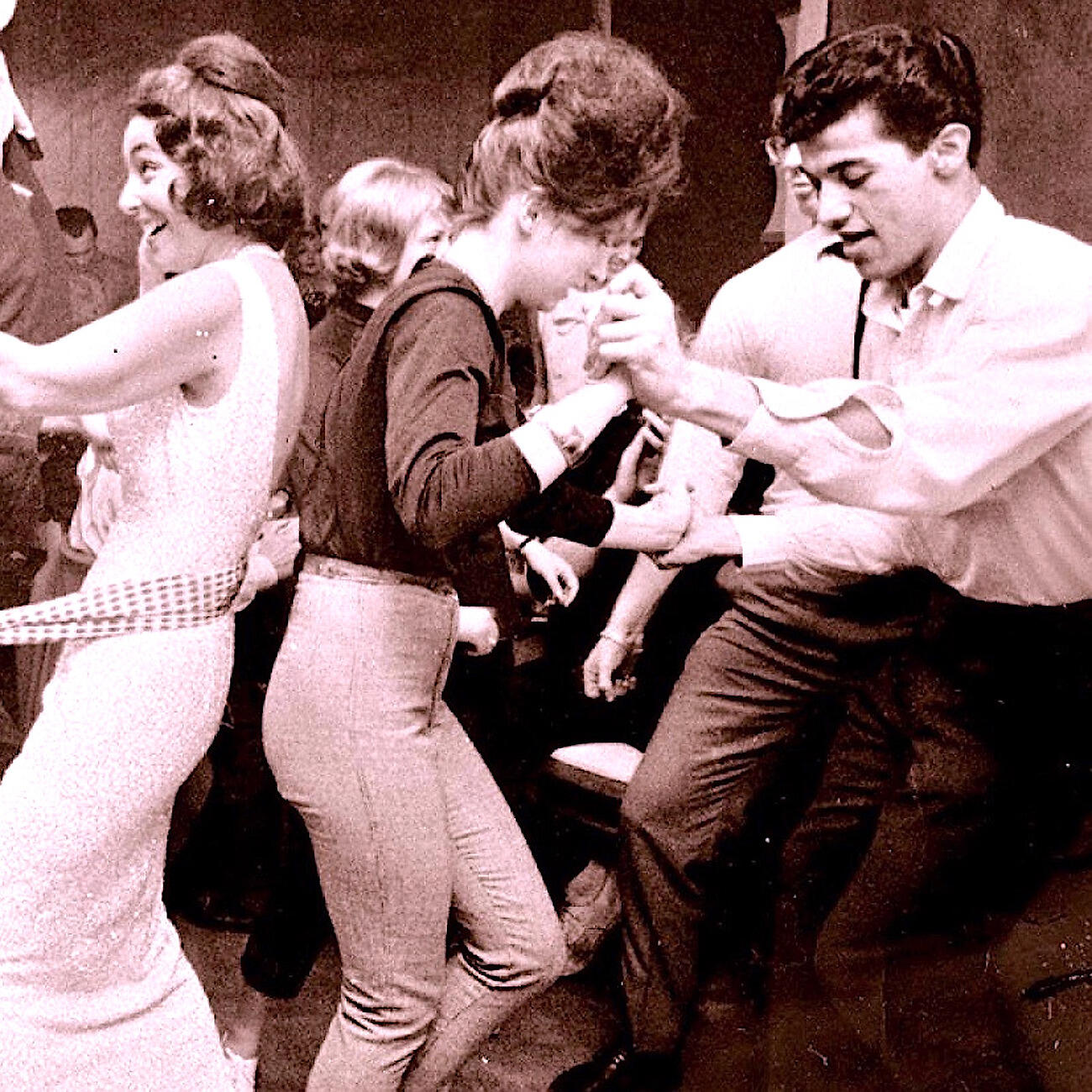 Твист. Танцуют твист. Стиль линди хоп 1940. Американские танцы твист. Твист.