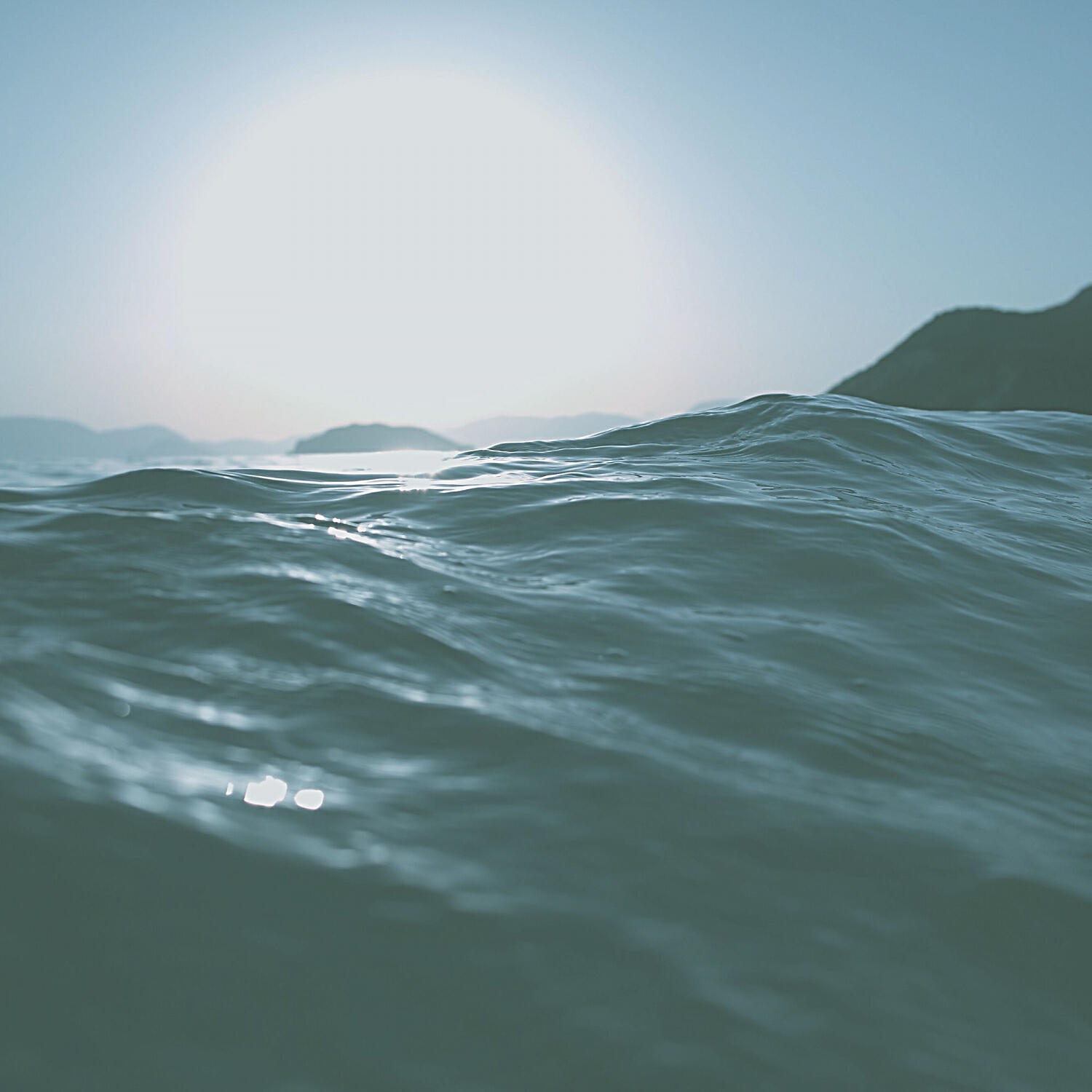 Gentle ASMR Ocean Waves - Playful Crashing Waves