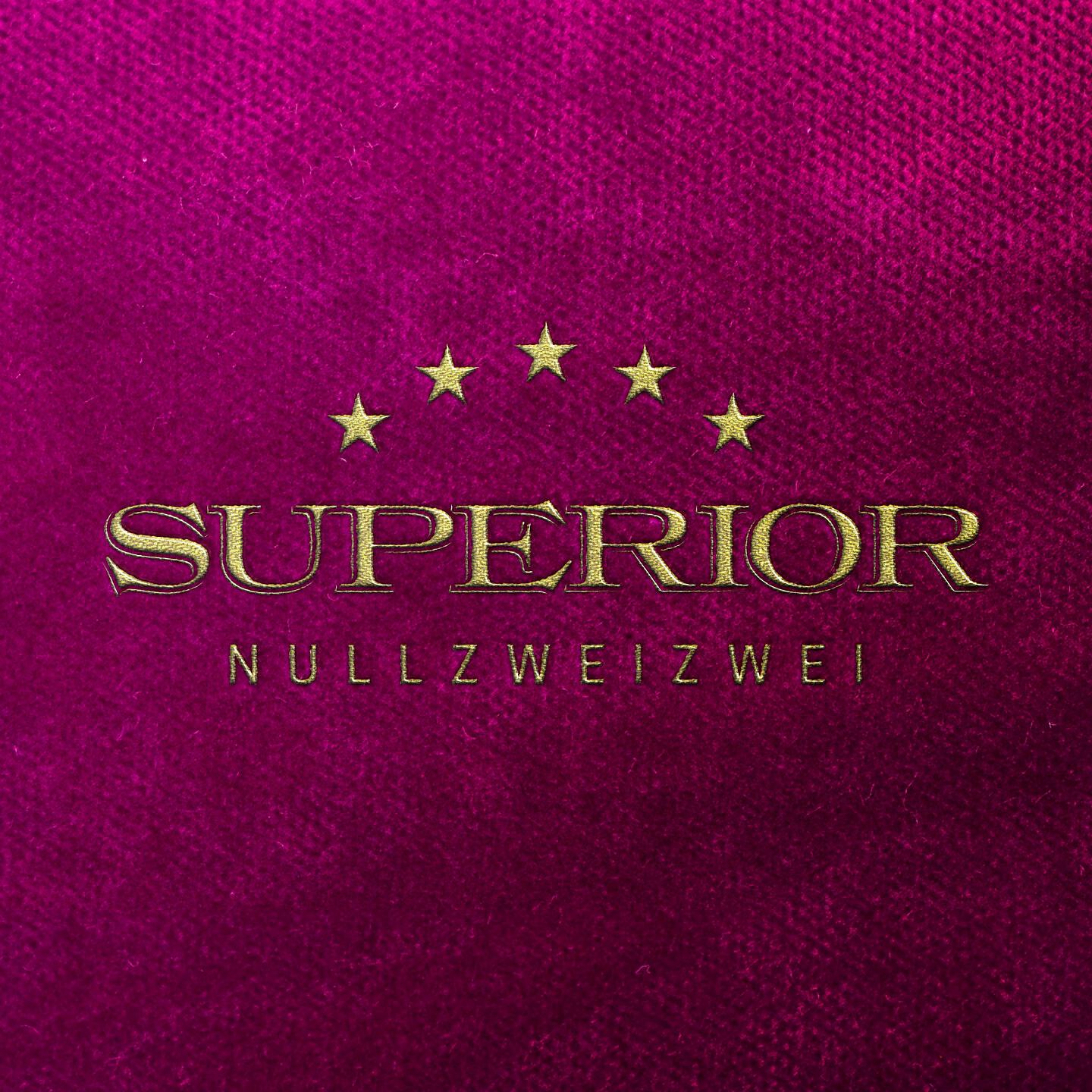 Nullzweizwei - Superior