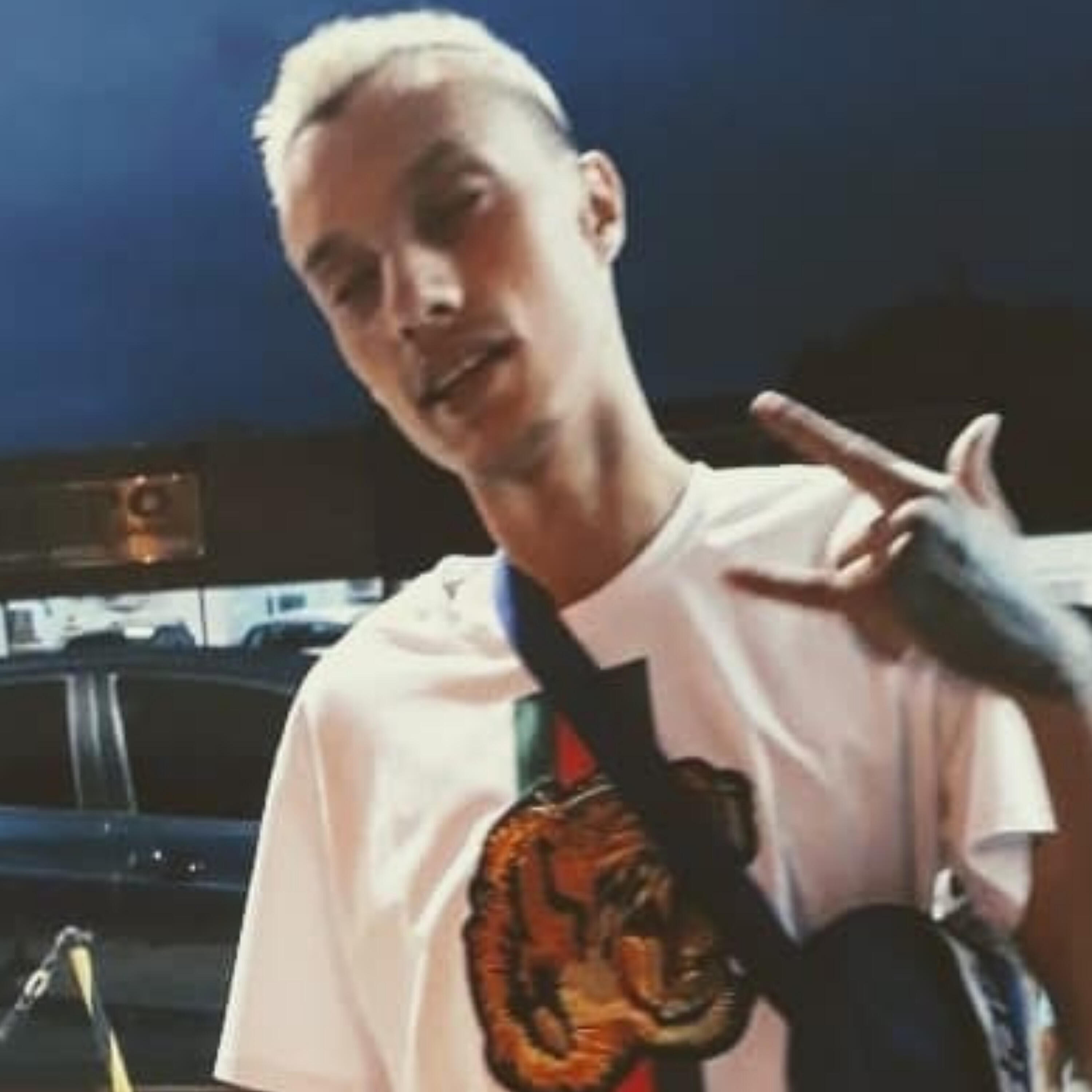 MC NIKEE - Faz o Dobro