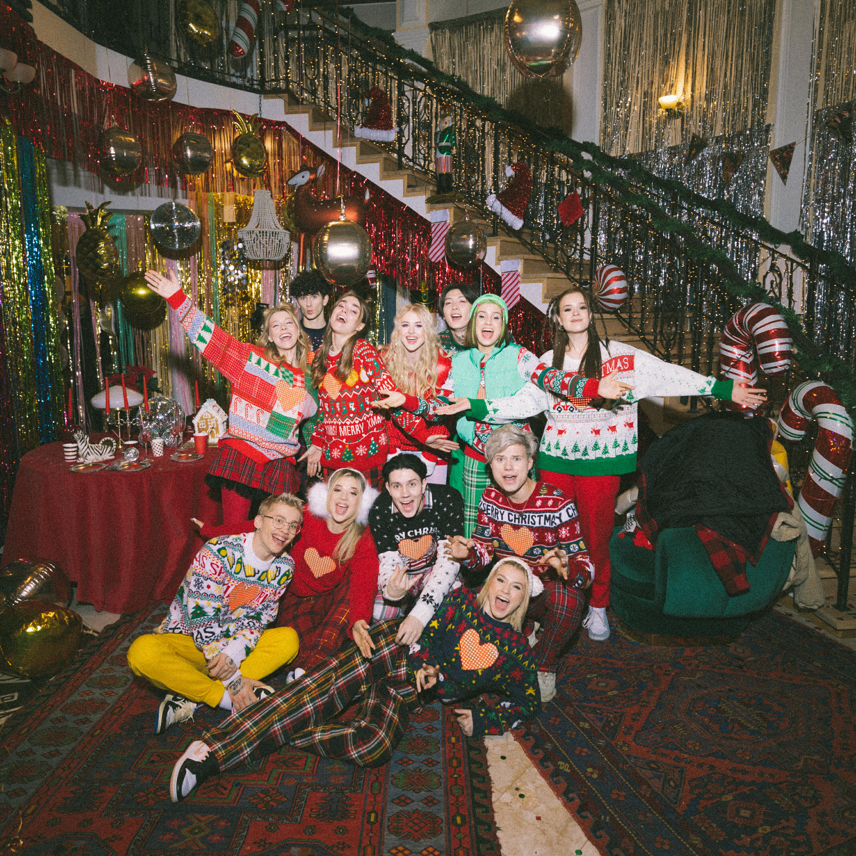 Новогодний трек. Dream team - новогодний. Мышонок тим книги. Канал тим тим. Дрим тим хаус 2021.