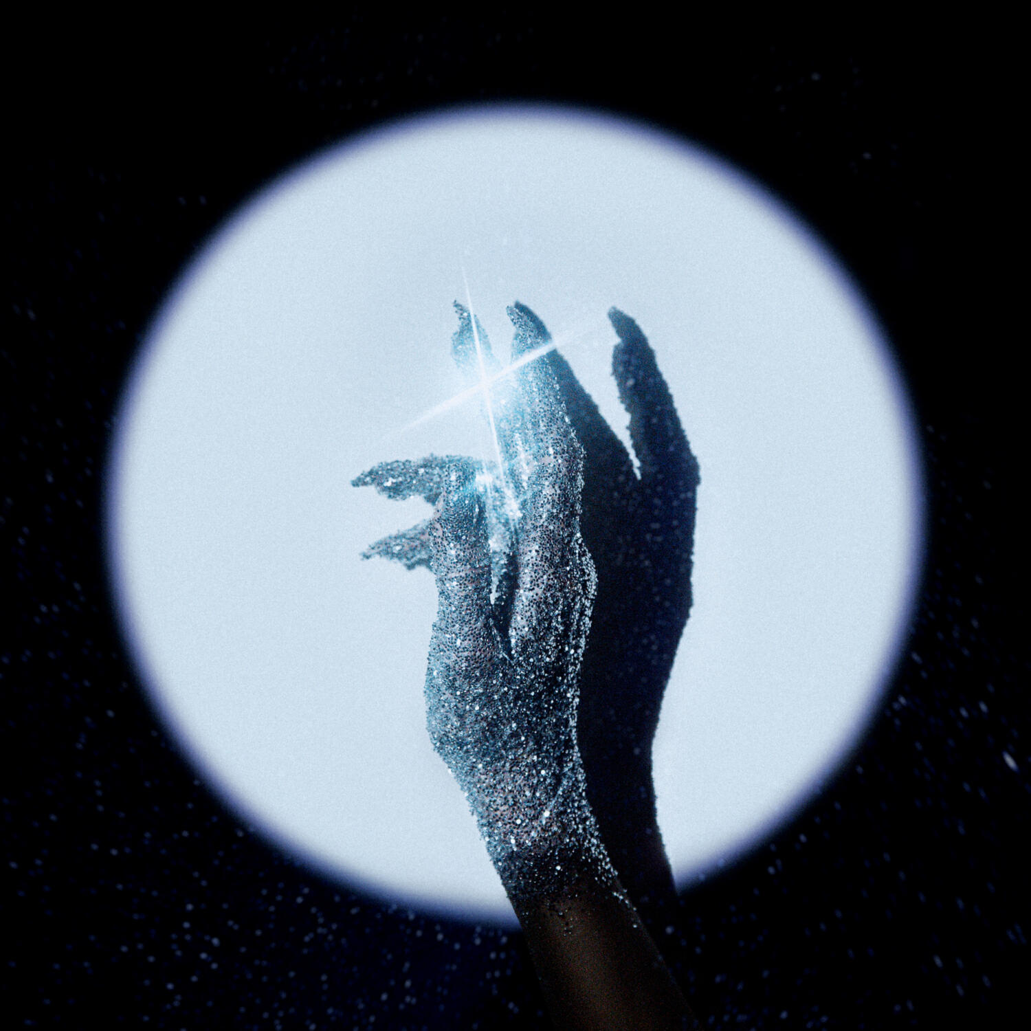 Звездочка на ладони. Там где в ладони звезды падали слушать. Рука из облака. Звезда упала на ладошку. Рука касающаяся звезды.