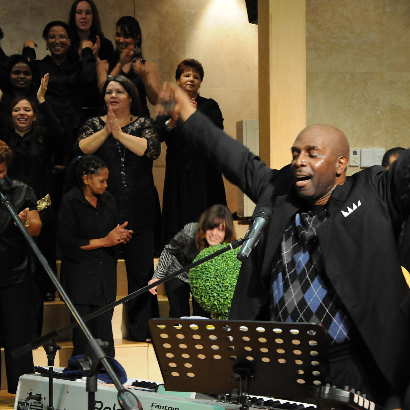 Keith F Childress - Jesus Be Glorfied (feat. David Hines)