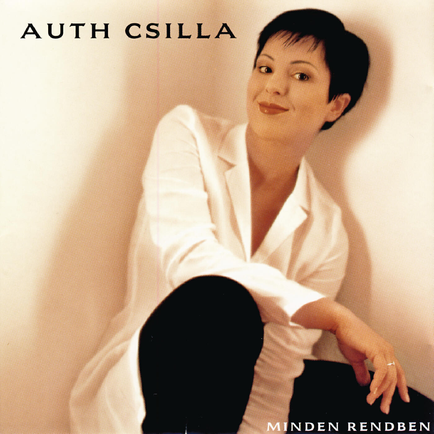 Csilla Auth - Költözés