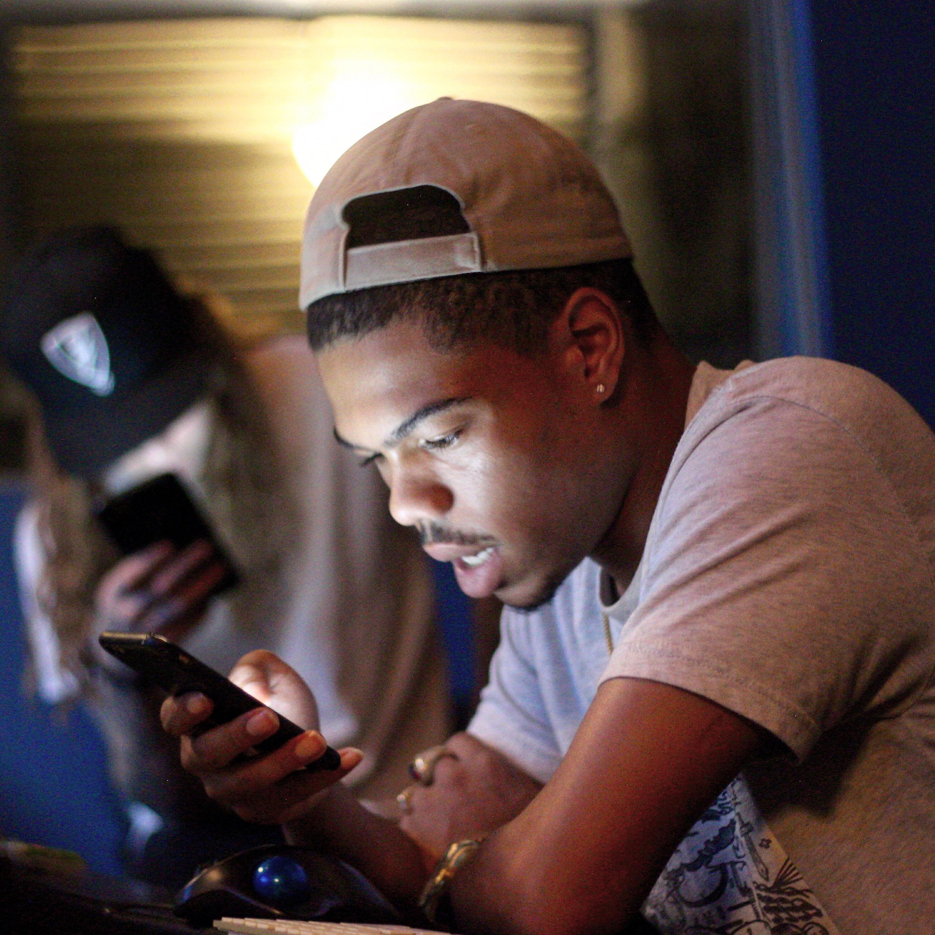Logan Cage - Play No Games (feat. Taylor Bennett)