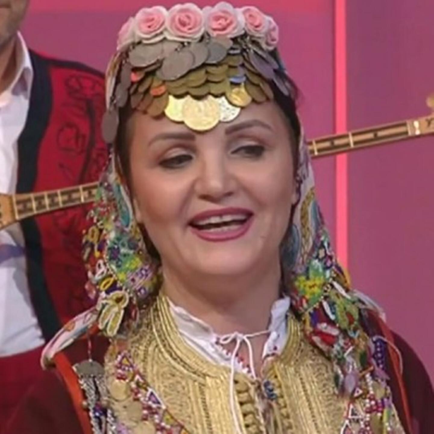 Vjollca Buqaj - Sa gezim i madh, kur na lind femija