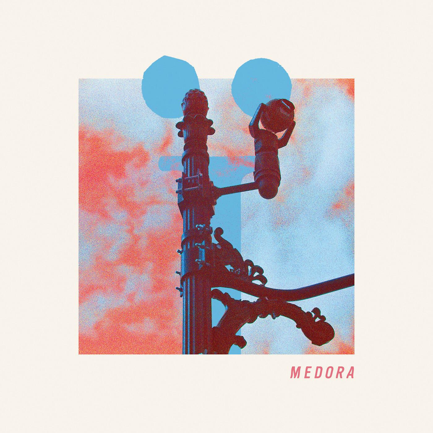 Medora - Le Maine, assis à l'arrière