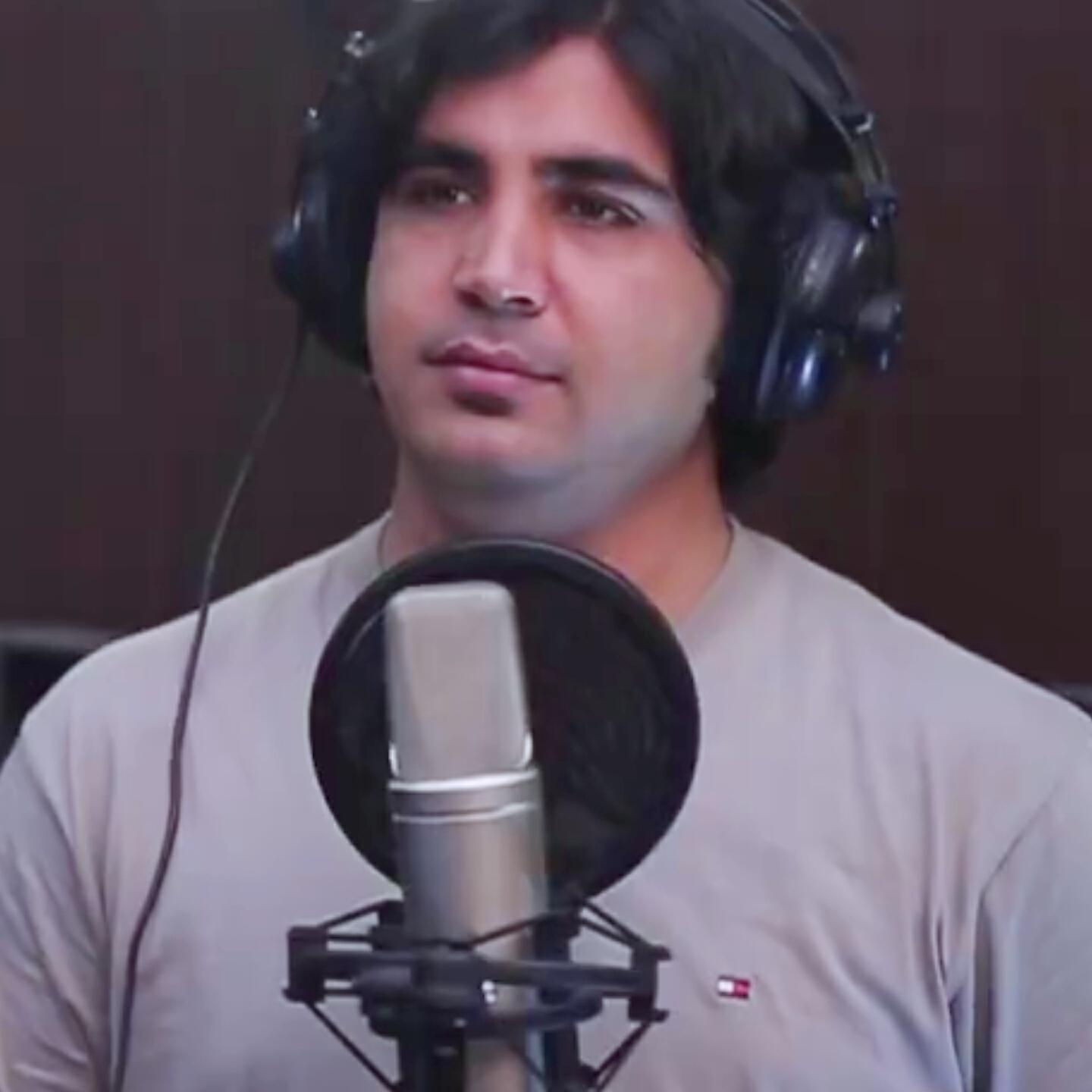Asfandyar Momand - Tole Duniya Ta Me Da Yow Sari Sefat Kry De