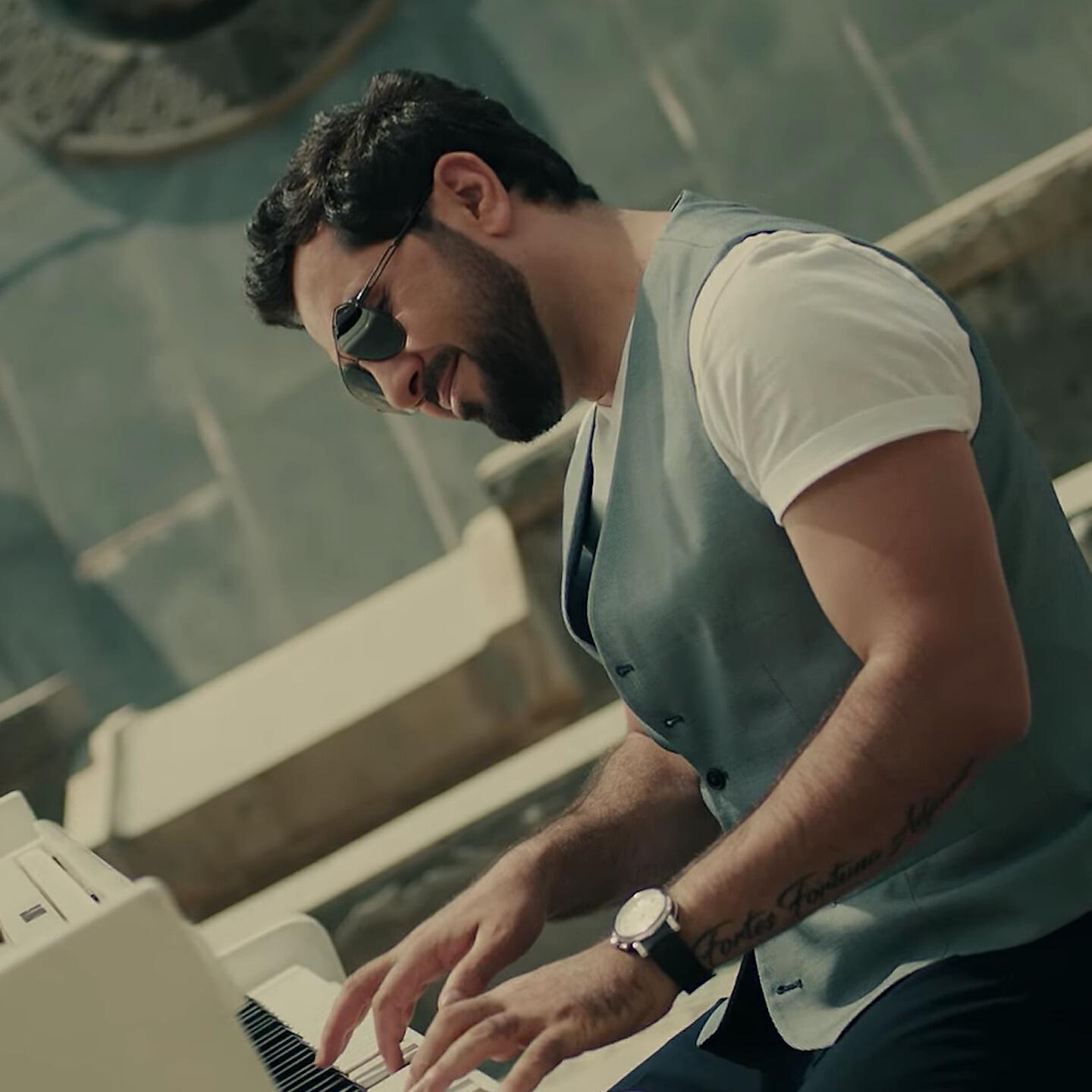 Saro Tovmasyan - Lav Axjik