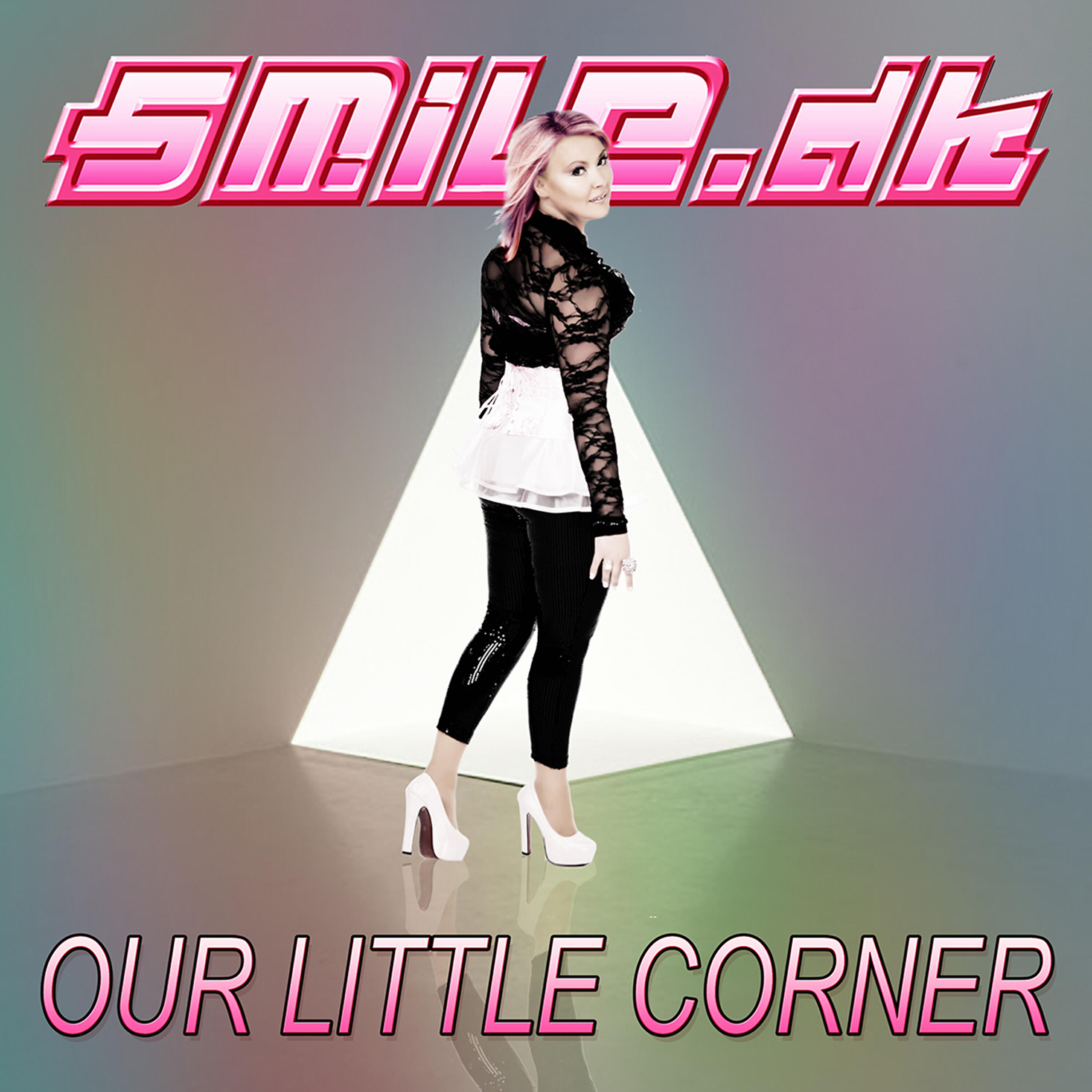 Smile corner. Smile corner. Corner profile. D. девушка показывает в левый верхний угол.