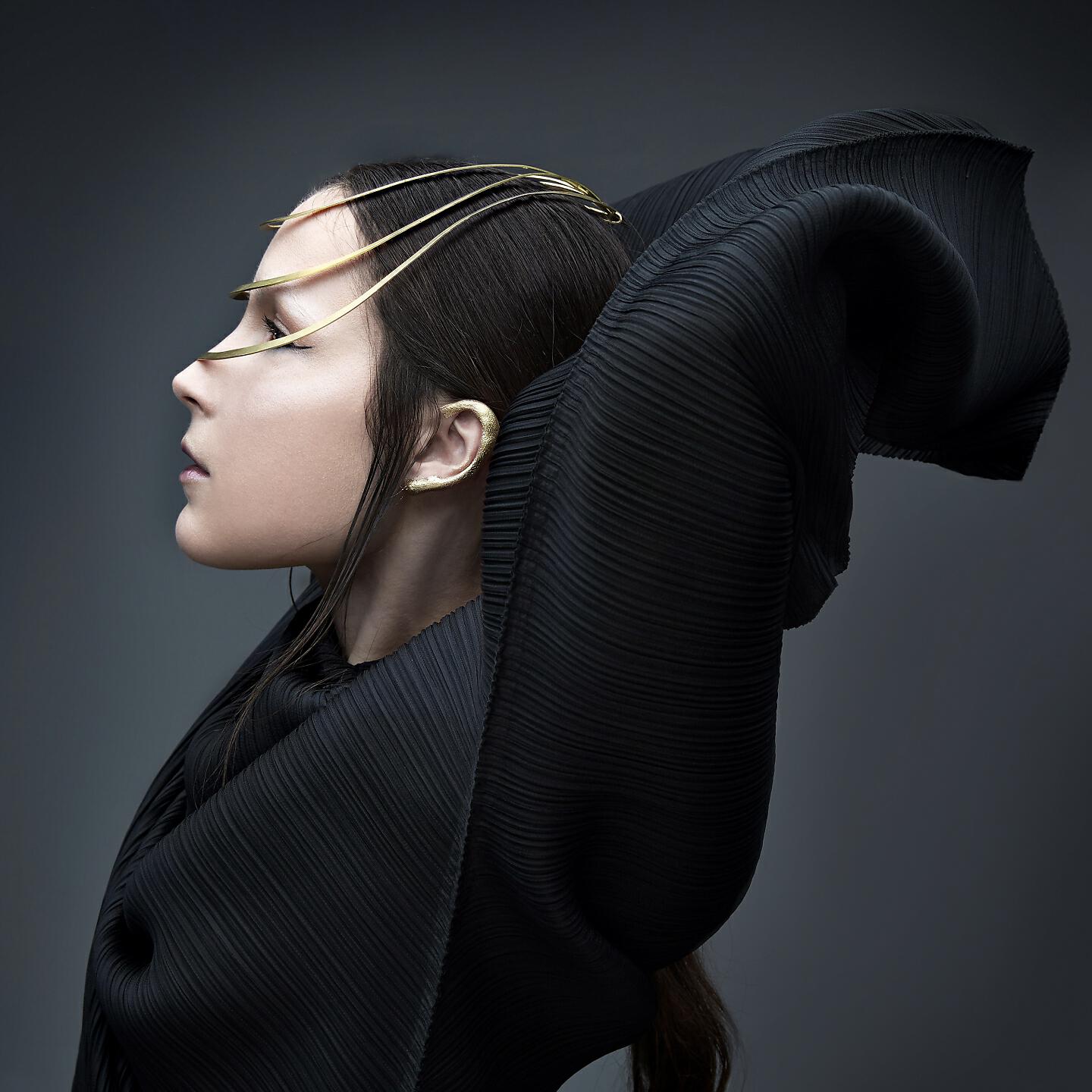 Delhia de France - Tremors :Nemesis (Adriatique Remix)