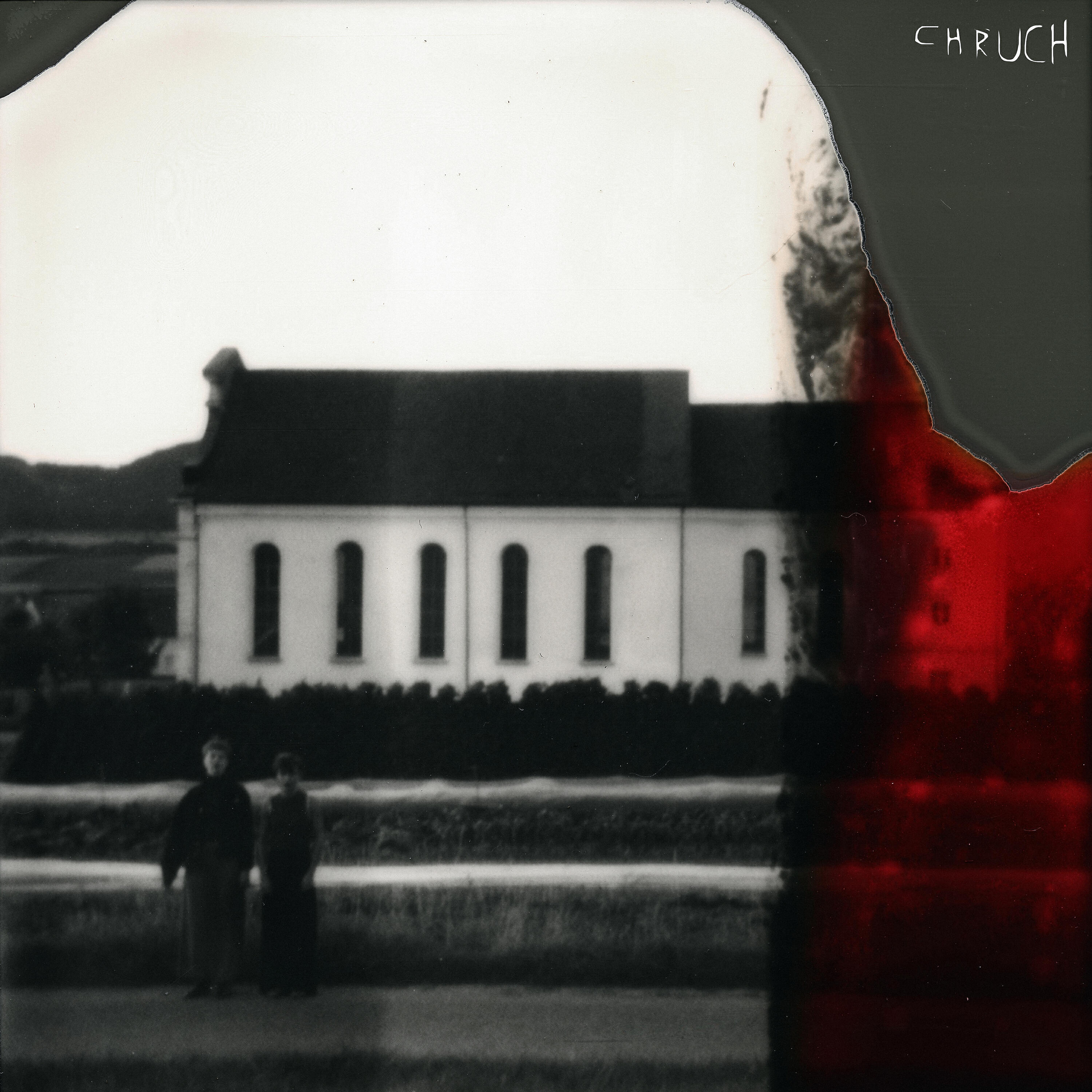 Chruch - med grønt lauv i snyen