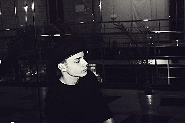 Alex van deep. Alex van deep руку. дипы van daf. Van deep. Van deep.