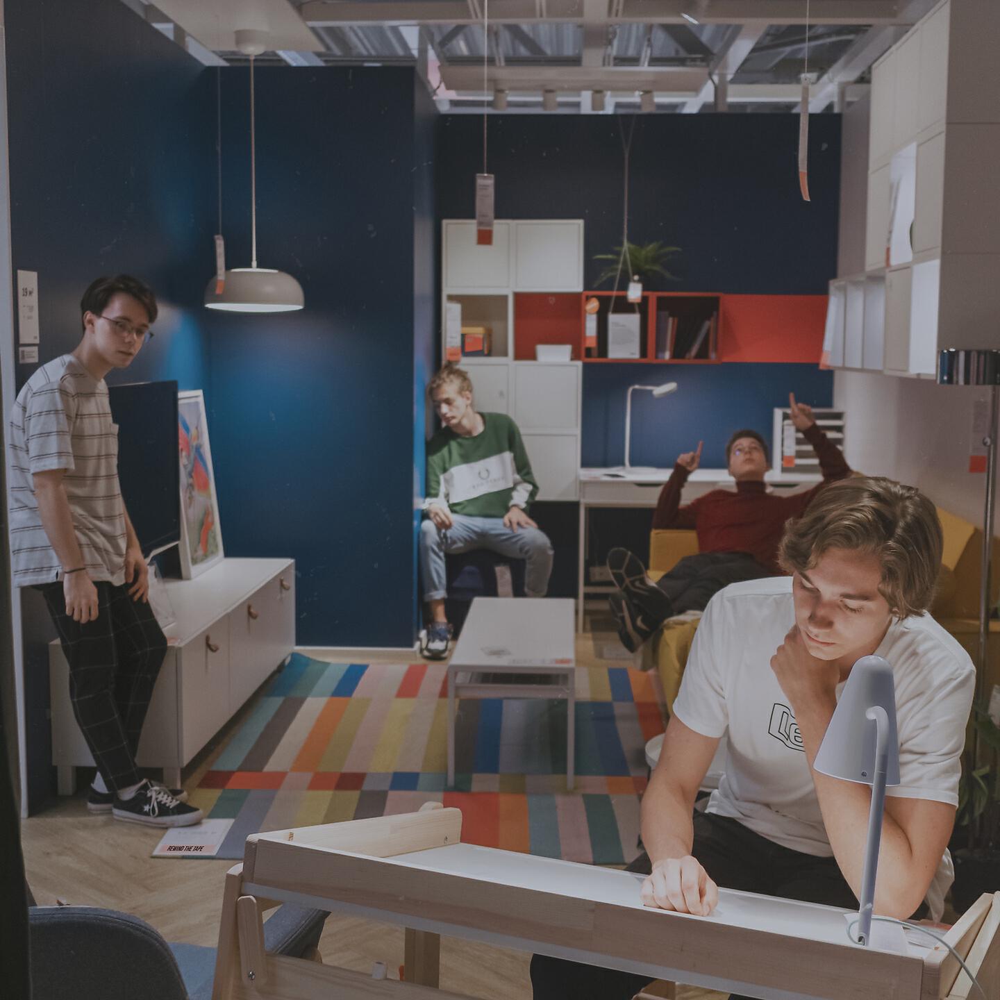 Вокруг фонарного столба группа. Вокруг фонарного столба. Вокруг фонарного столбагрцппа. Группа каста 2000. Группа вокруг света.